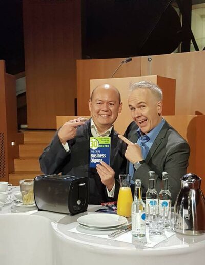 Bild mit Awai Cheung und Bernhard Wolff zum Thema Business Quigong